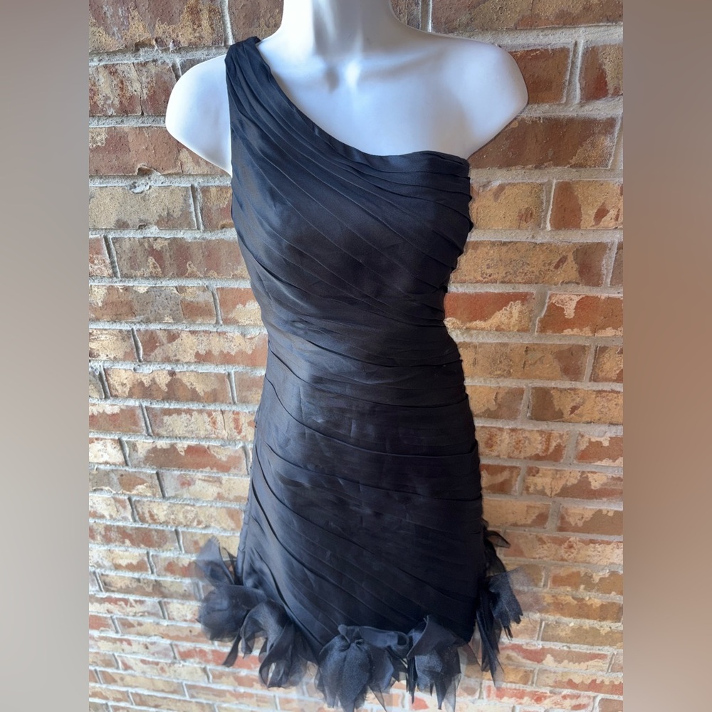 Theia one-shoulder ruched silk-blend mini dress with a rosette hem size 8 - Picture 7 of 12
